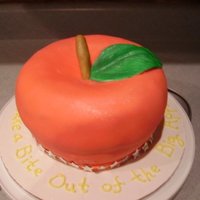 Big Apple Cake "Take a big out of the big apple Kyley + Michael'-My friends were celebrating their move to NY, and I provided this cake!