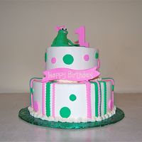 Dsc_0199.jpg SMBC. Fondant accents with 50/50 fondant gumpaste frog.