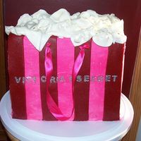 Victoria's Secret Bag Practice practice, I make my cakes for practice, so that someday I will do this with ease, I will be adding handles Victoria Victoria'...