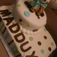 Baby Maddux 1/4 slab with 6" round giraff made of RK covered in fondant and handpainted detailsthanks for looking!