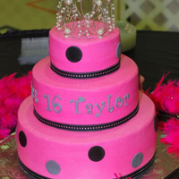 Sweet 16 Buttercream w/MMF accents. Ribbon border.