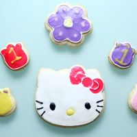 Hello Kitty Cookie These cookies were made for my daugther 1st birthday. Sugar cookies decorated with royal icing.
