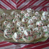 Melting Snowmen! Ok, here's my version of melting snowmen...thanks to cakeinfatuation for the inspiration and the tutorial!! They were very fun to make...