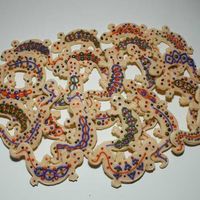 Gecko Cookies Squirmy little things. Butter cookies and Toba's glace. These are for my middle granddaughter's birthday.