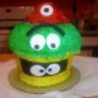 Yo Gabba Gabba I love this cake. Yes, it's a cupcake. The colors are airbrushed.