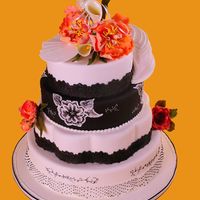 Black & White fondant icing;gum paste peony & callas;brush embroidery;bridge & extension work