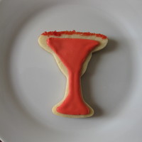 Strawberry Daiquiri I made this cookie for a tropical party. The sugar cookie is covered with royal icing. The rim is coloured sugar. TFL
