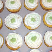 Key Lime Cupcakes These were so awesome! Key lime cake with key lime pie filling. Buttercream swirl with a dab of the key lime filling on top and green sugar...