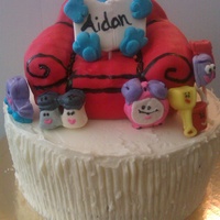 Blues Clues And Friends RiceCrispies Chair, covered in fondant. Blue & friends are all out of fondant detail.