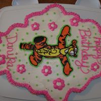 Bouncing Good Time Cupcake Cake with BCF and a frozen BCT for tigger. THANKS FOR LOOKING!!