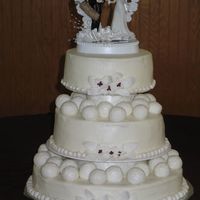 Golf Theme Wedding Cake My bride and groom have a love for Golf. They were married on the 18th hole. I couldn't find anything golf related online for golf...