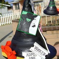 We're Off To See Wicked Cake for the auction winner @ my daughter's school. Smitten Kitchen's Chocolate Buttercake, Cookie & Cream filling &...