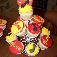 Glee Cuppies Made for a Glee season premier party. White cupcakes w/ bc icing and fondant accents