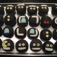 Pac Man Cupcakes I saw this idea on someone's flickr page and had to try it. (sorry I can't remember who it was, but thank you whoever you are!)....