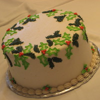 Christmas Holly Brush Embroidery All buttercream with buttercream brush embroidery. Got this from a cake by stlalohagal on this site.