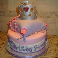June_09_051.jpg all fondant, handmade crown, wand was plastic.