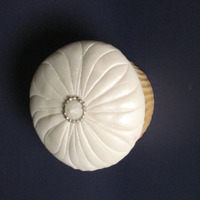 Classic Wedding Cupcakes 2 differnt colors of the same style