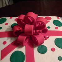 Christmas Present Quick cake I did for some birthdays at work. TFL.