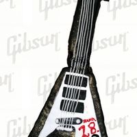 Flying-V Rock Guitar Black Death Metal This was one of my first cakes! A guitar for my boyfriends brother. Was about 50 cm long. Chocolate cake inside. mjamm!!