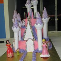 Castle Cake I made this cake for my daughters 5th birthday. 1st time using the wiltons castle kit and I only used a few pieces.