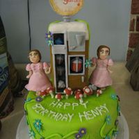 Bioshock Gatherer's Garden This is my 4th fondant cake, and my first attempt at using gumpaste, which i absolutely love! This is a Gatherer's Garden from the...