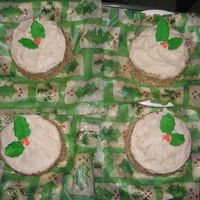 "kissmas" Cakes These are cakes to share - 2 servings in each!