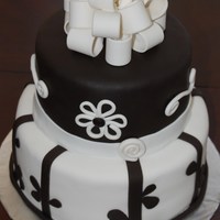 Black And White Vine Cake Black and white vine cake. Black fondant is chocolate fondant dyed black. Choco cake covered in fondant. TFL