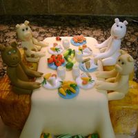 Farmyard Feast This is my version of Lindy Smith's Farmyard Feast. Covered in fondant. All details and pigs are fondant. TFL