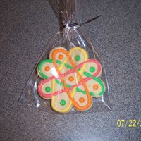 Flower? Atom? Ok so this cookie started out to be a flower. Then I kept going. It looks more like an atom to me? What do you think?