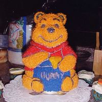 3D Pooh I used the wilton 3D ber cake pan for this one. Done in all buttercream using a # 16 star. This was for my son 1st birthday.