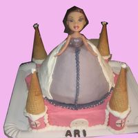 Princesa Ariadna la ni&ntilde;a queria una princesa y un castillo, y solo se me ocurrio hacerlo as&iacute; para que fuera una sola tarta, gracias...