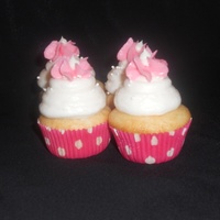 Mini Cupcakes With Drop Flowers 