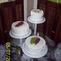 Round Communion Cakes my first attempt at round "wedding" type cakes. Since my children are little and there aren't any weddings in my near future...