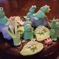 Frog_Kings.jpg Some very funny looking little frogs - I used a store bought marzipan, and their heads just kept rolling back until I gave up! But it gives...