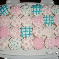 Pict0122.jpg cup cakes for friends daughter