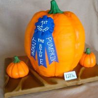 Best In Show!! The Big E Cake Decorating Competition I am absolutely shocked that I won the Best in Show, the viewer's choice award, and first place in my division (adult, non-...