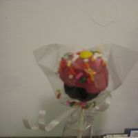 Cupcake Pops I made these lollipops with cake scraps, frosting, and chocolate and strawberry chocolate.