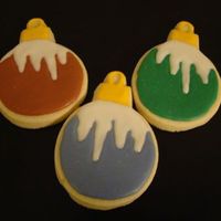 Ornaments Penny Porschen type sugar cookie with a simple glace icing. Not sure this icing does what I want it to, but it's a start!