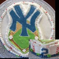 Da Yankees This was my first attempt at FBCT. I made it for a boy who loves the NY Yankees and #2 Derek Jeter. 2 layer confetti cake with bc icing....
