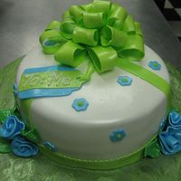 Present Cake Fondant class cake. Couldn't think of anyone else to give it to so I chose myself!