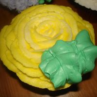Yellow Rose Cupcake 