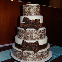 Marbled Chocolate Wedding Cake Saw this in a Martha Stewart magazine.