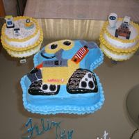 Wall-E Birthday This cake was my son's 4yrs birthday. All my invitees was stunning with the cake.