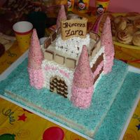 Zarina_Torta.jpg Castle cake I made for a special little girl for her first birthday.