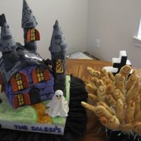 Hallowen I made this cake to a Hallowen party. Also I made fingers cookies for all the kids.