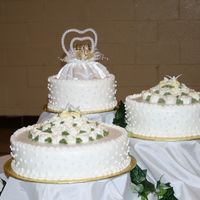 50Th Anniversary Buttercream Icing, BC Roses with gold tips painted on with gold dust.