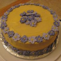 Moms Cake Lemon cake with buttercream, RI flowers