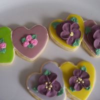 Beflowered Double Hearts NFSC with Toba's glace and royal icing flowers.