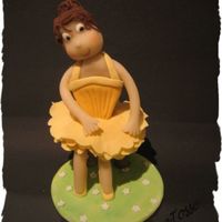 Dancer This is the last one for now. Again 50/50 marcipan and sugarpaste.It ballerina right?