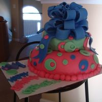 Cakes_2008_004.jpg 1st Bow ... Birthday Cake had lots of Fun making it!